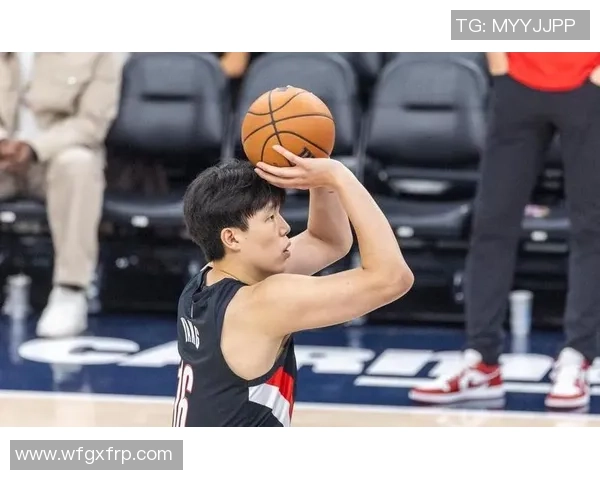 杨瀚森谈NBA联防变化如花绽放转换速度令人惊叹